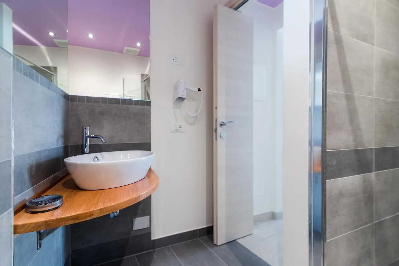 La Casa Dei Tre Pesci - Appartamento Lavarello Torno Apartment